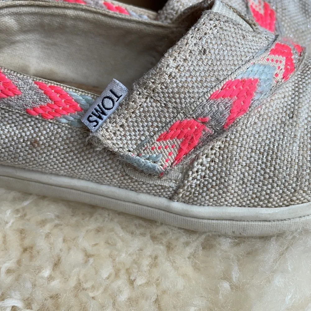 TOMS natural metallic burlap tiny classics size 7
